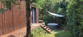 Joli studio climatisé avec jacuzzi privé et entrée indépendante